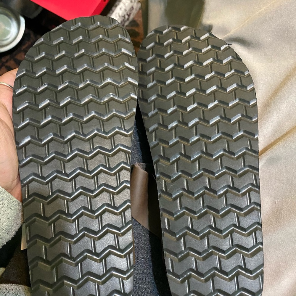 Sandals - Picture 2 of 2